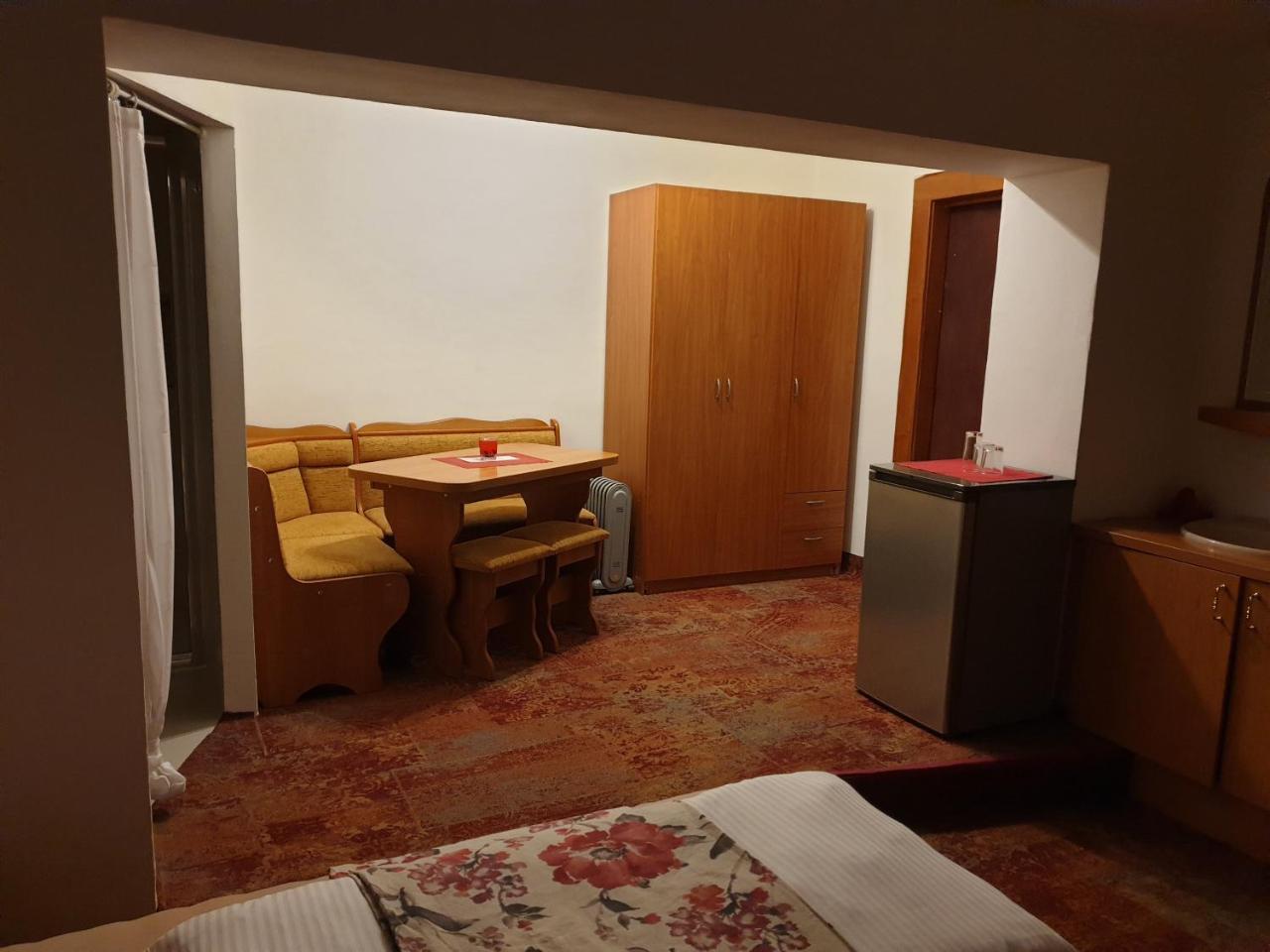 Hotel Koruna Roznov pod Radhostem Exterior photo